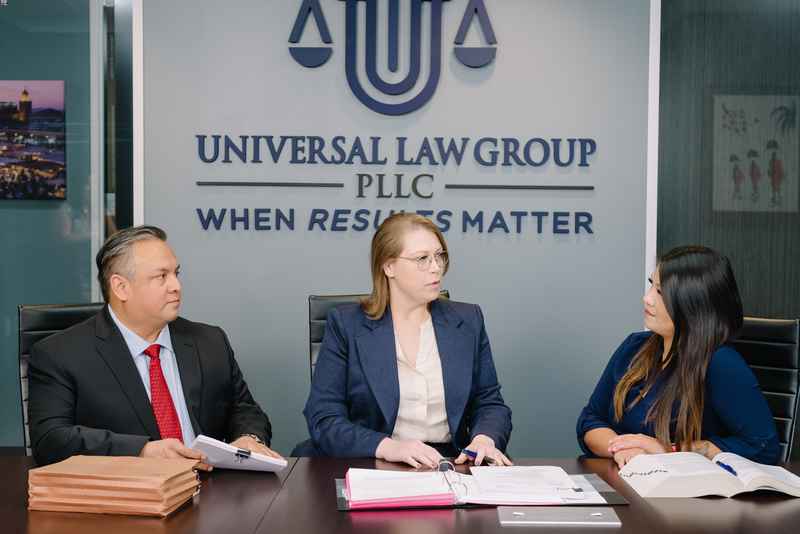 a dwi defense attorney in houston tx reviews a DWI case to provide a consultation