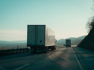 semi truck on highway - how much does a semi truck weigh